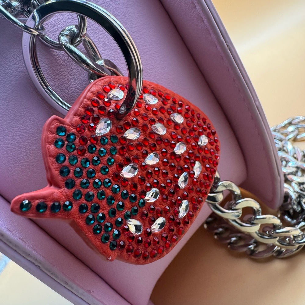 Skinny dip strawberry shortcake heart and chain shoulder purse/ bag - Picture 10 of 16